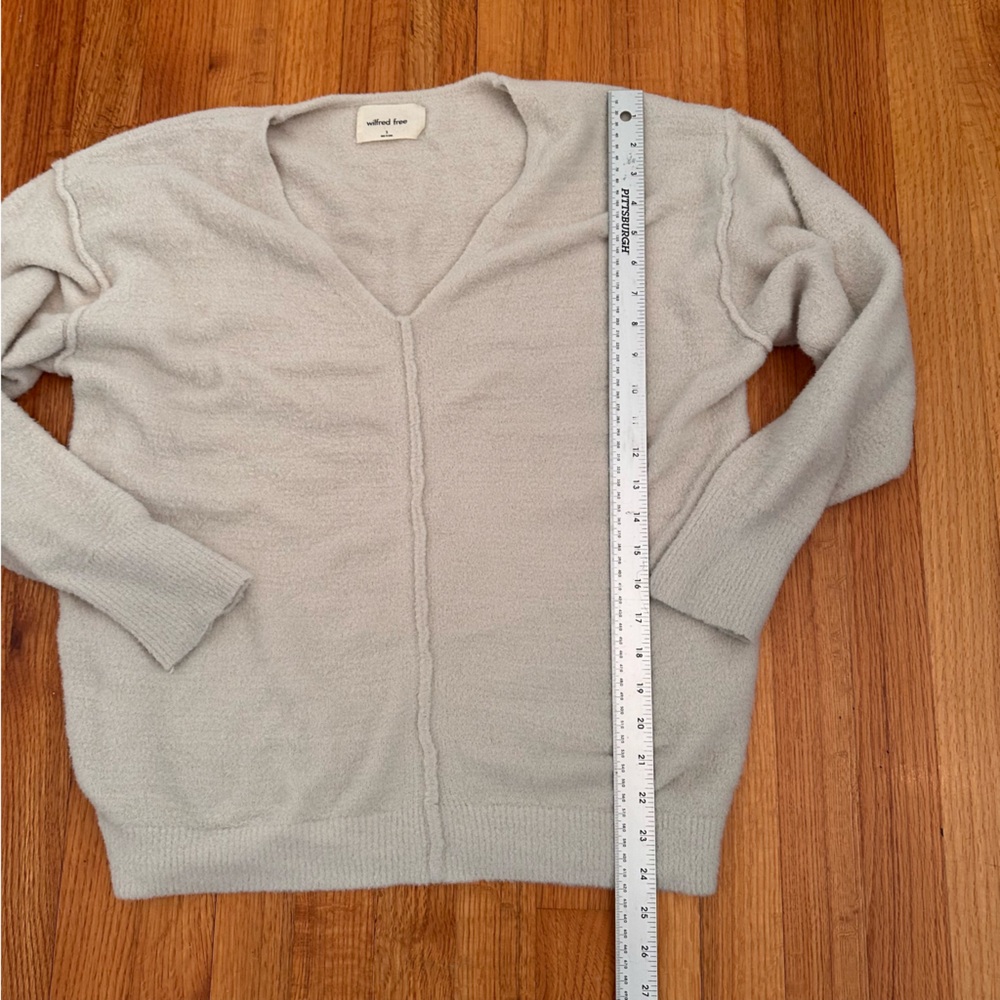 Aritzia Wilfred Free V-Neck Sweater Women's Sz S Super Soft Relaxed Ivory (t) - Picture 4 of 11